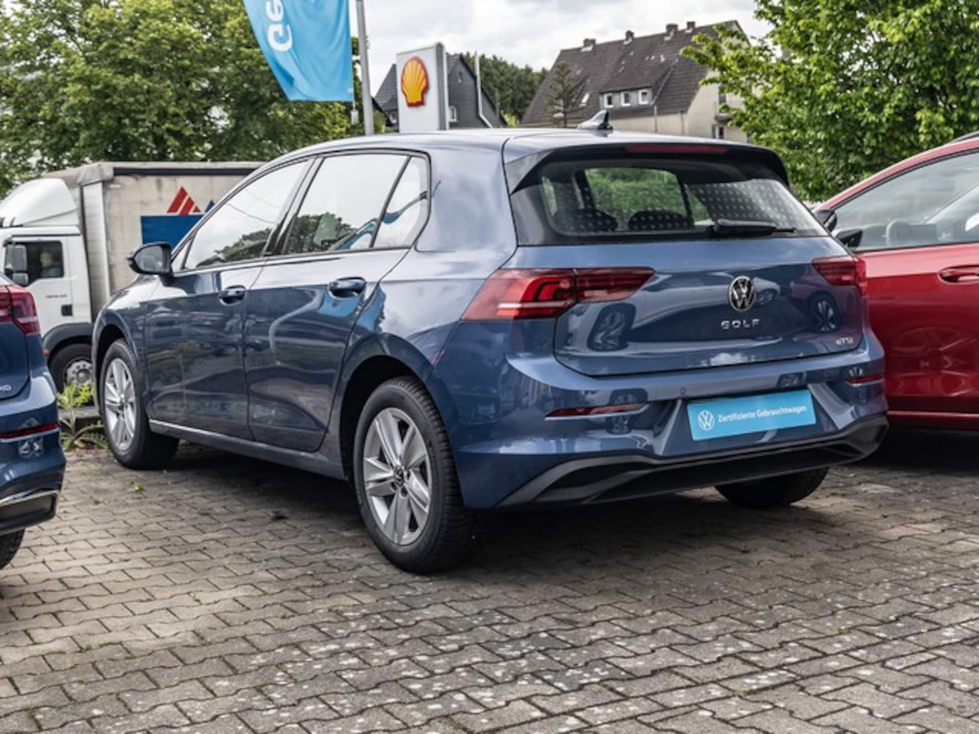 Volkswagen Golf Life