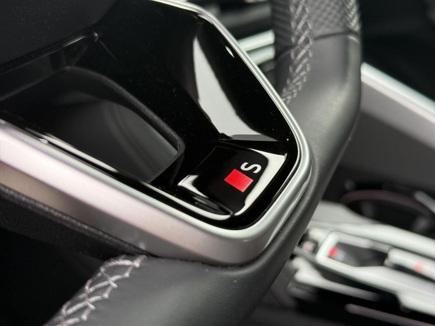 Bild über Audi Q5 SUV TFSI 150 kW S tronic - für weitere Informationen kontaktieren Sie den Audi Partner