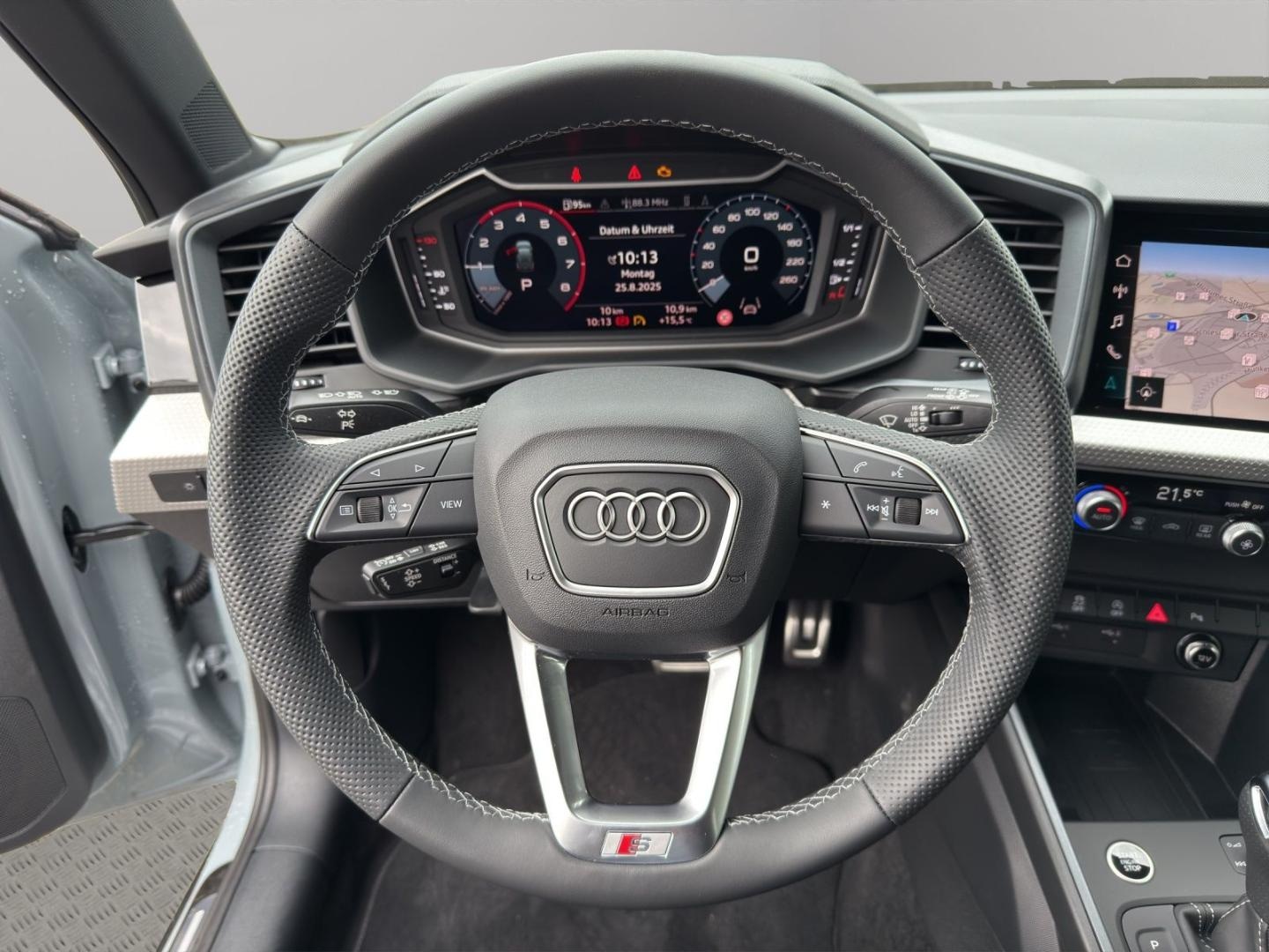 Bild über Audi A1 allstreet 30 TFSI S tronic - für weitere Informationen kontaktieren Sie den Audi Partner