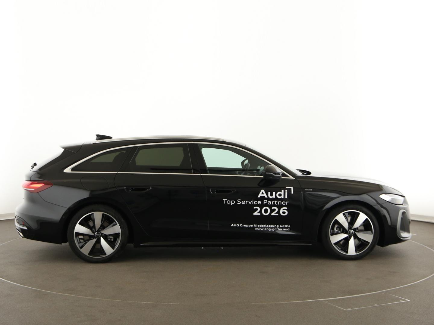 Bild über Audi A5 Avant e-hybrid e-hybrid quattro 220 kW S tronic - für weitere Informationen kontaktieren Sie den Audi Partner