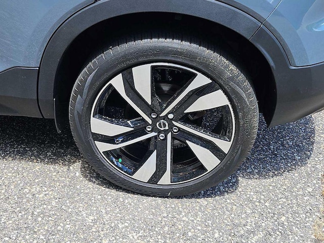 2023 Volvo XC40