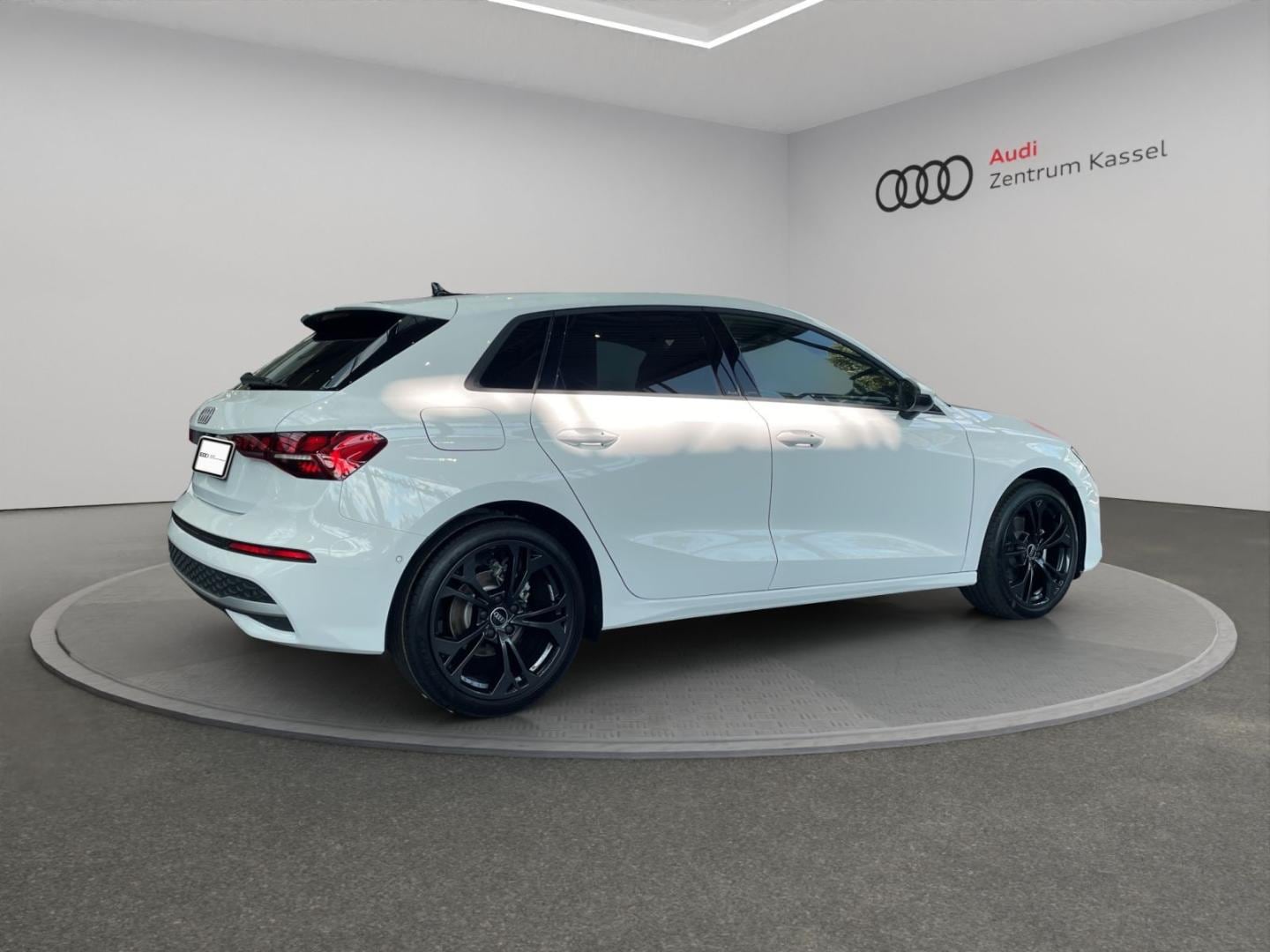 Bild über Audi A3 Sportback advanced 30 TFSI S tronic - für weitere Informationen kontaktieren Sie den Audi Partner