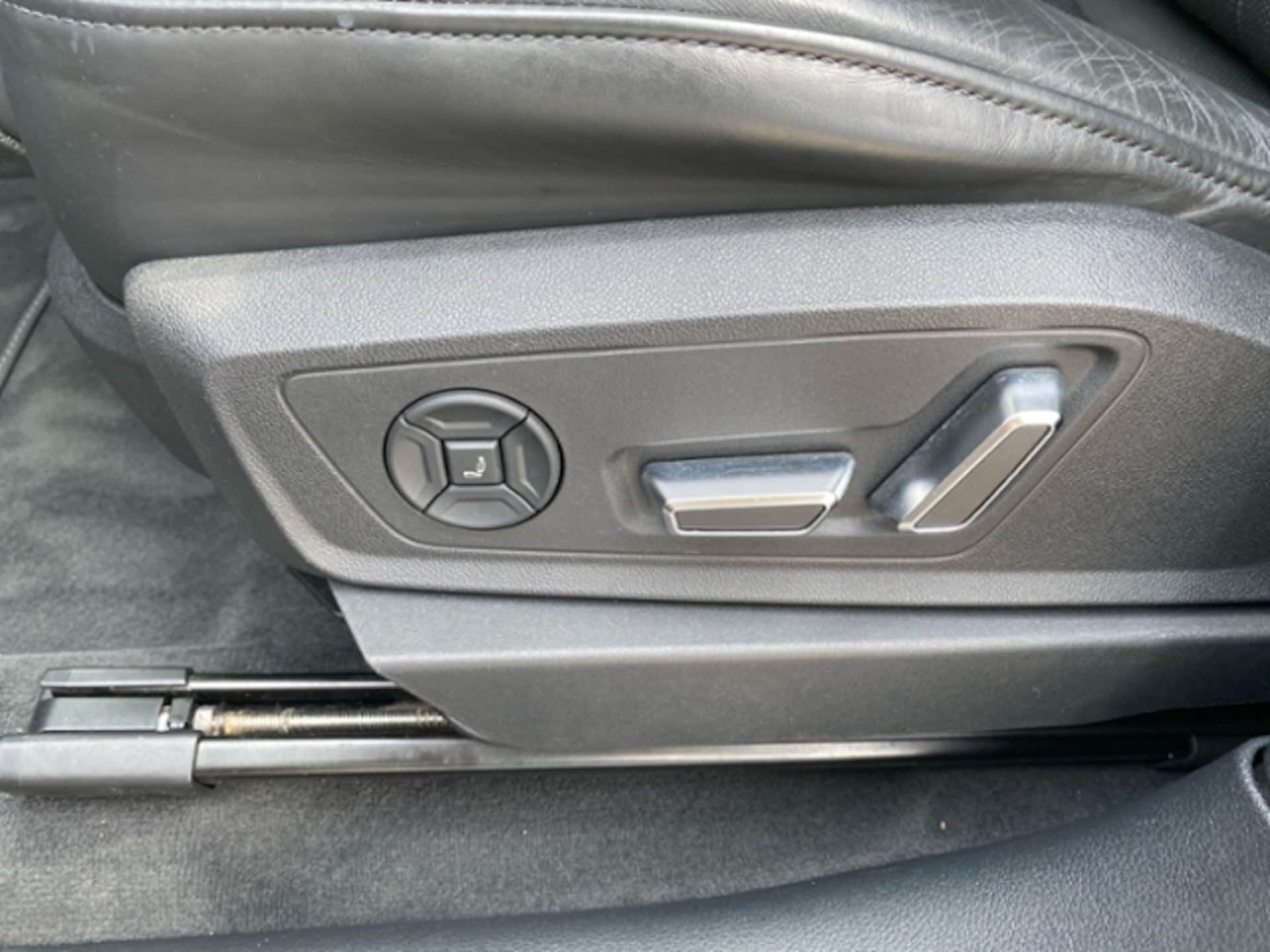 Audi e-tron S line