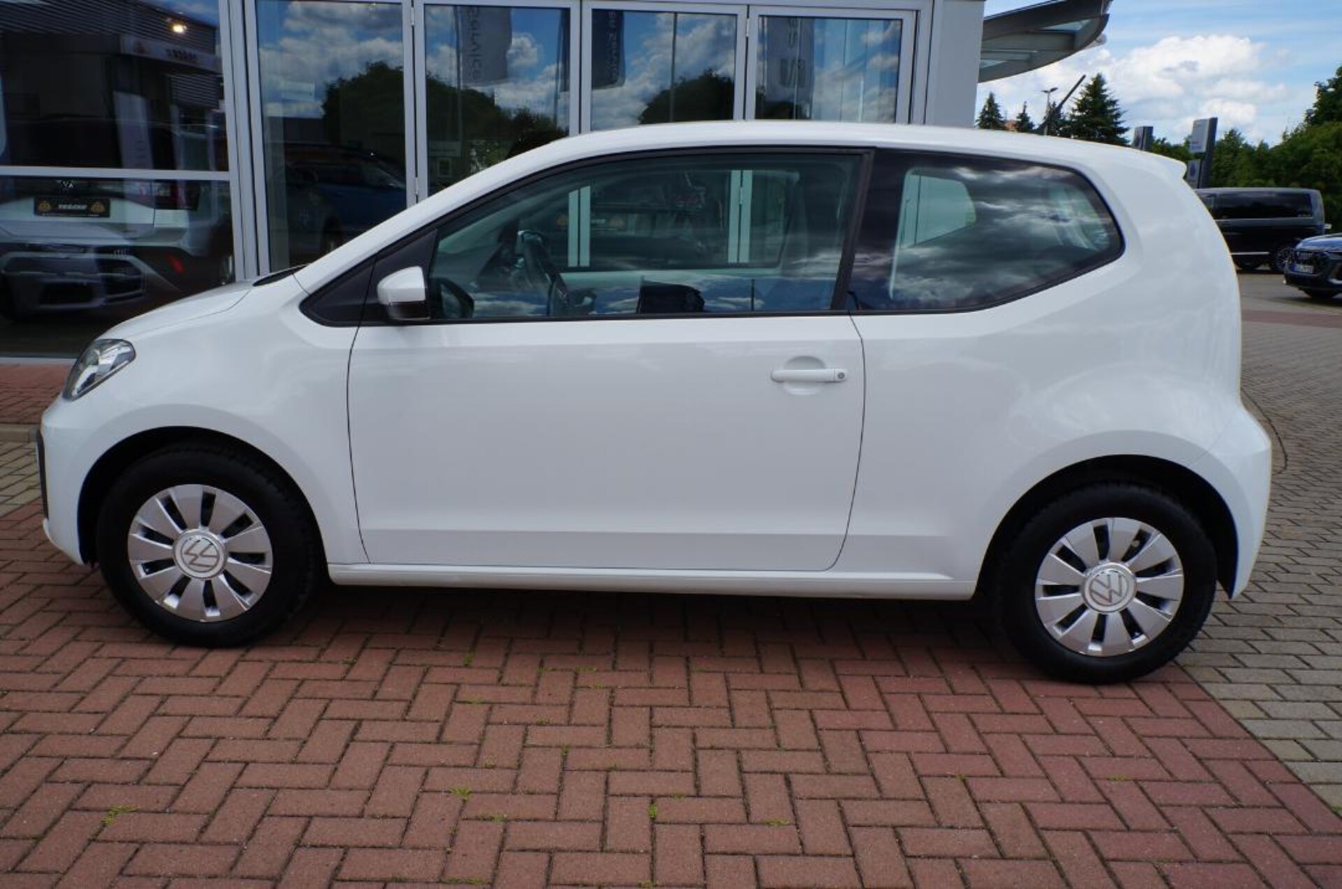 Volkswagen up! move up!