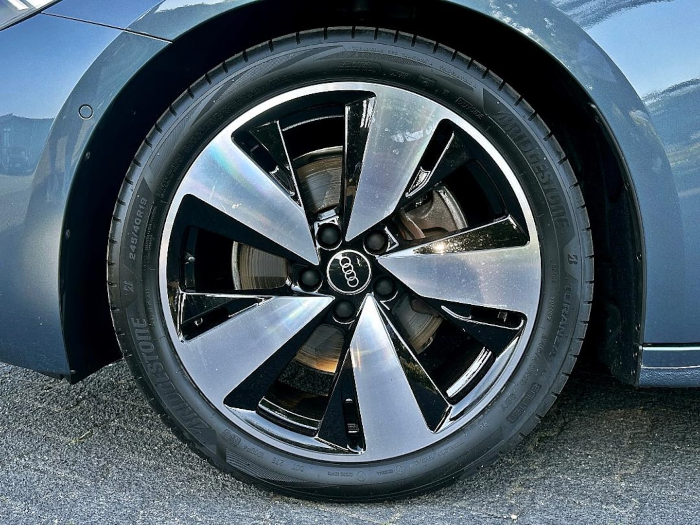 Bild über Audi A5 Limousine TFSI S tronic - für weitere Informationen kontaktieren Sie den Audi Partner