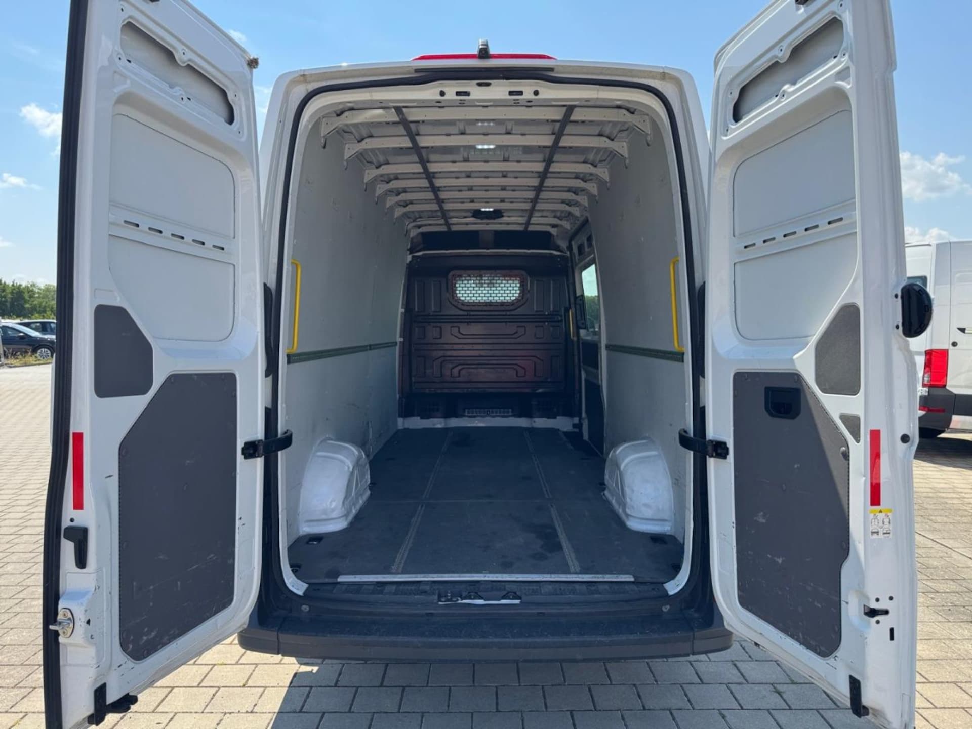 Volkswagen Crafter Kasten langer Radstand