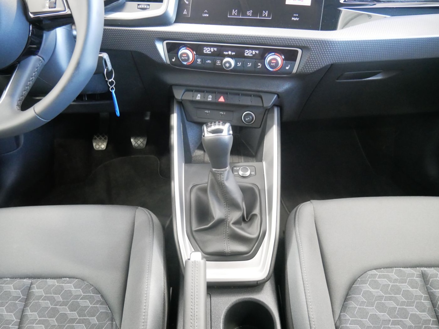 Bild über Audi A1 Sportback advanced 30 TFSI Schaltgetriebe - für weitere Informationen kontaktieren Sie den Audi Partner
