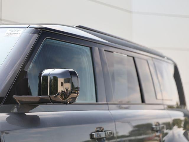 2025 Land Rover Defender