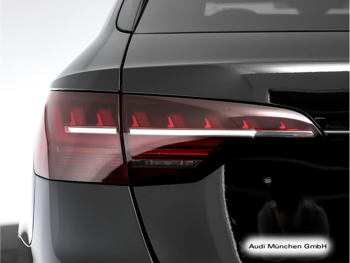 Bild über Audi A4 Avant S line 40 TFSI S tronic - für weitere Informationen kontaktieren Sie den Audi Partner