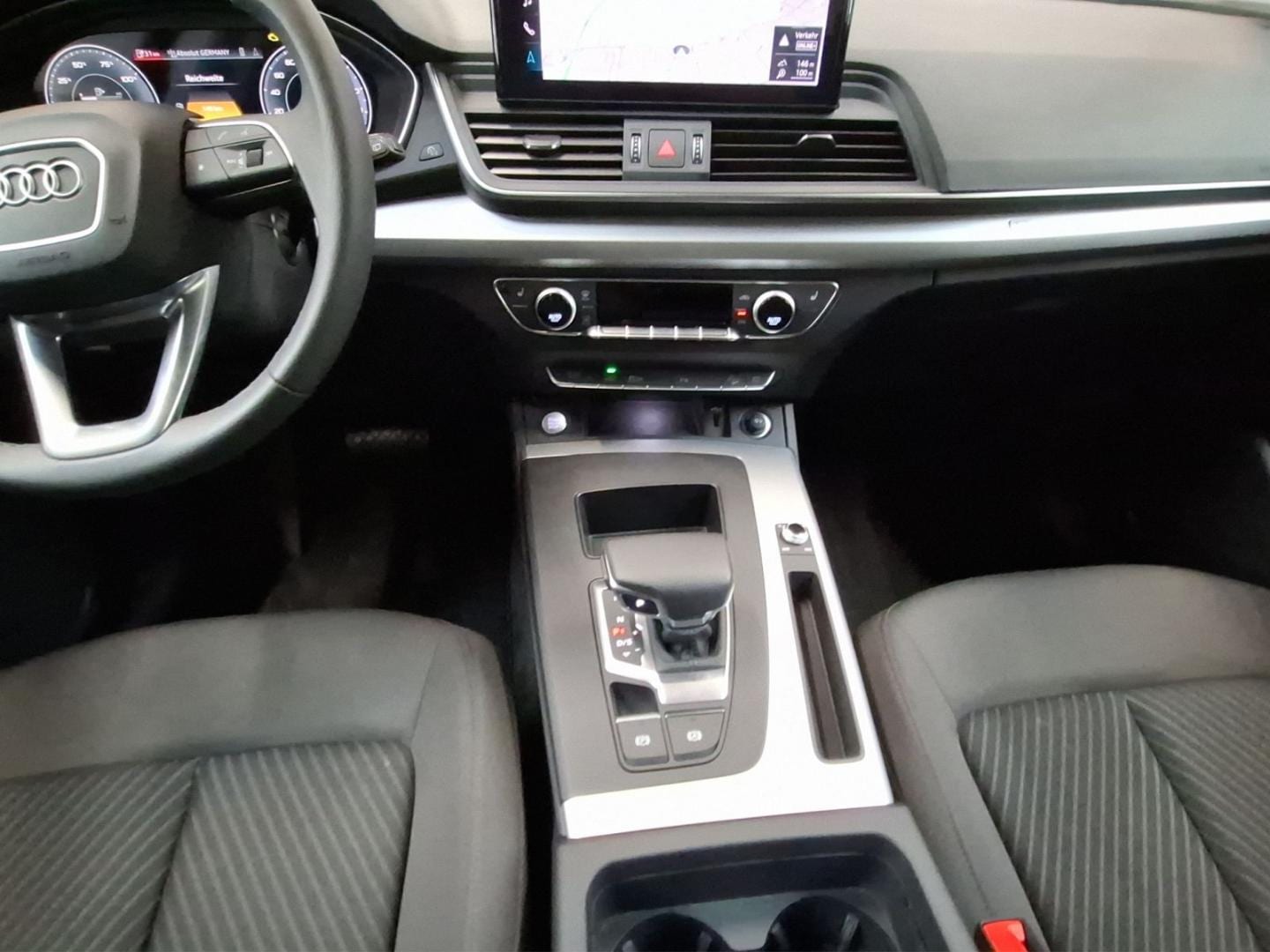 Bild über Audi Q5 TFSI e S line business 50 TFSI e quattro S tronic - für weitere Informationen kontaktieren Sie den Audi Partner