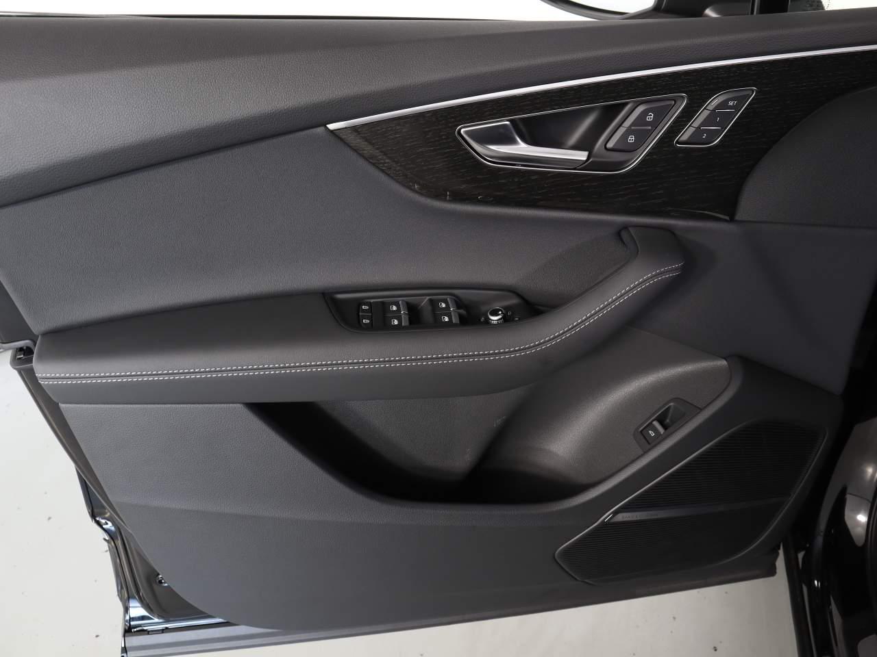 2025 Audi Q7 Premium Plus - Photo 14