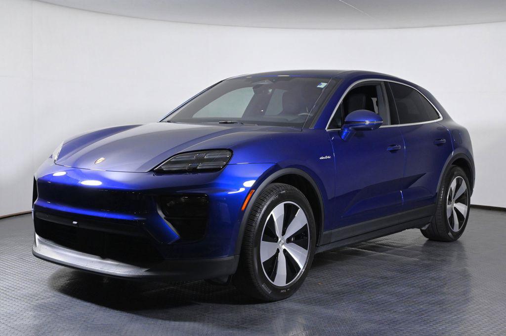 2024 Porsche Macan Macan 4 Electric's photo