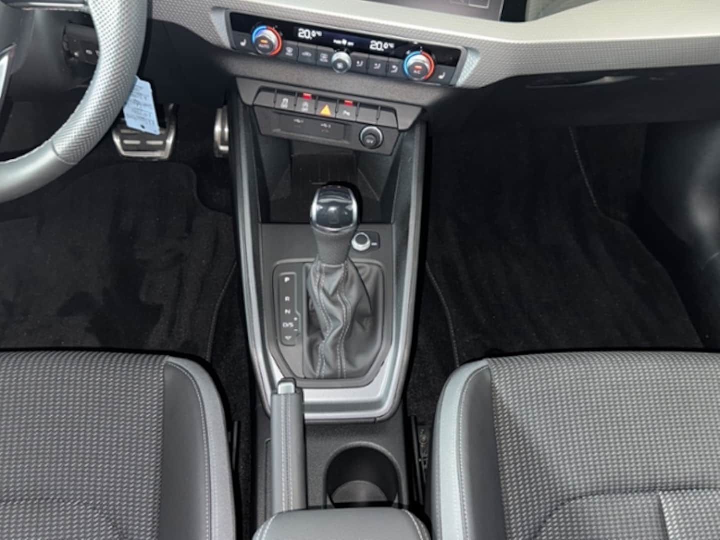 Bild über Audi A1 Sportback S line 25 TFSI S tronic - für weitere Informationen kontaktieren Sie den Audi Partner