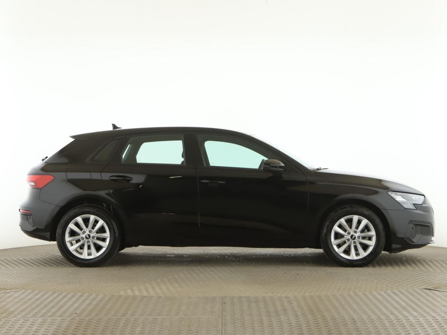 Bild über Audi A3 Sportback 30 TFSI S tronic - für weitere Informationen kontaktieren Sie den Audi Partner