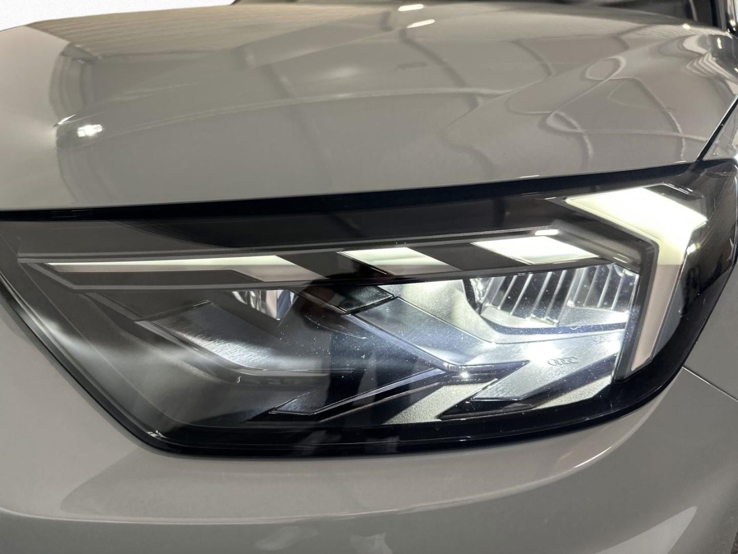 Bild über Audi A1 Sportback S line 30 TFSI S tronic - für weitere Informationen kontaktieren Sie den Audi Partner