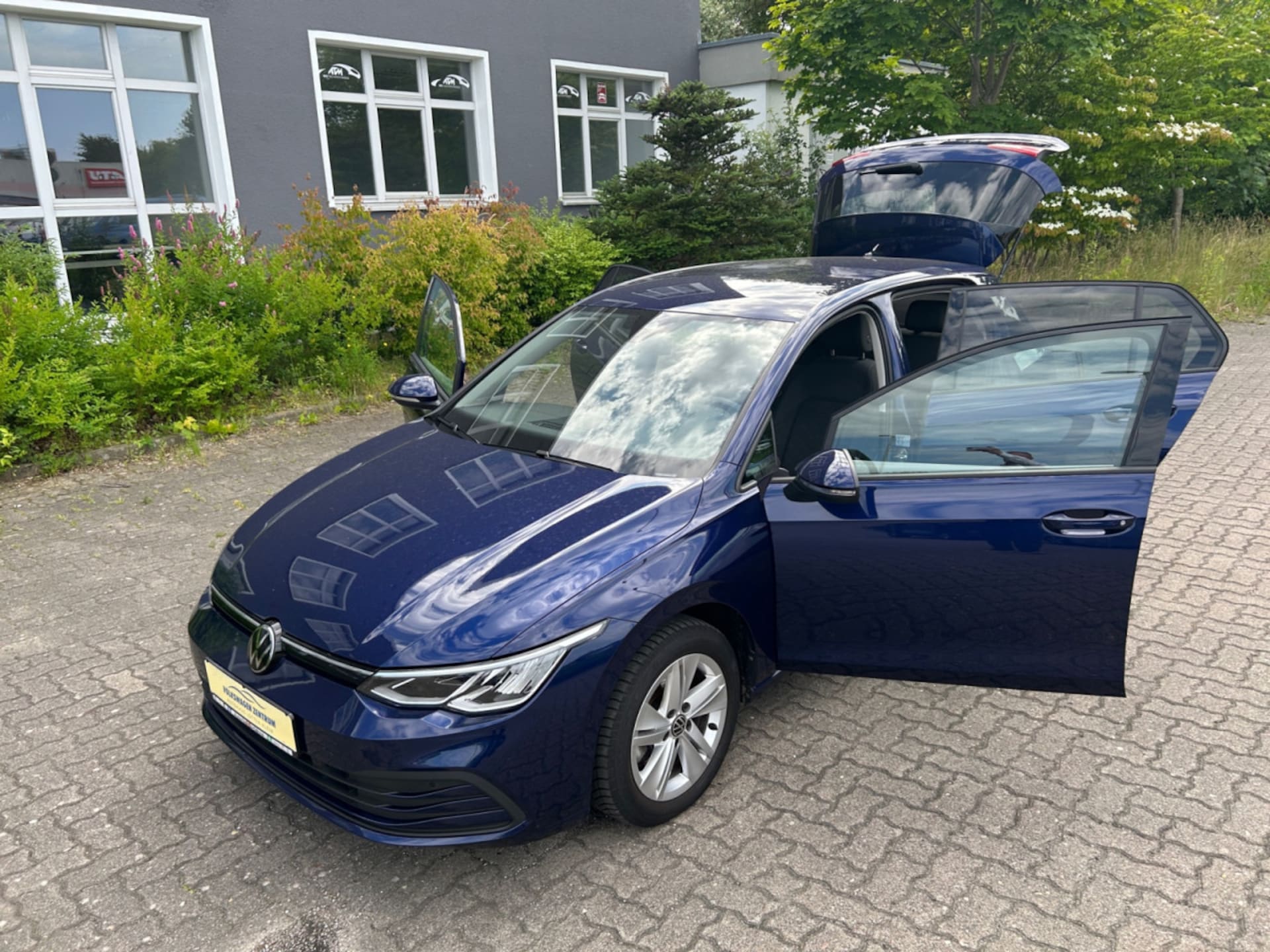 Volkswagen Golf Life