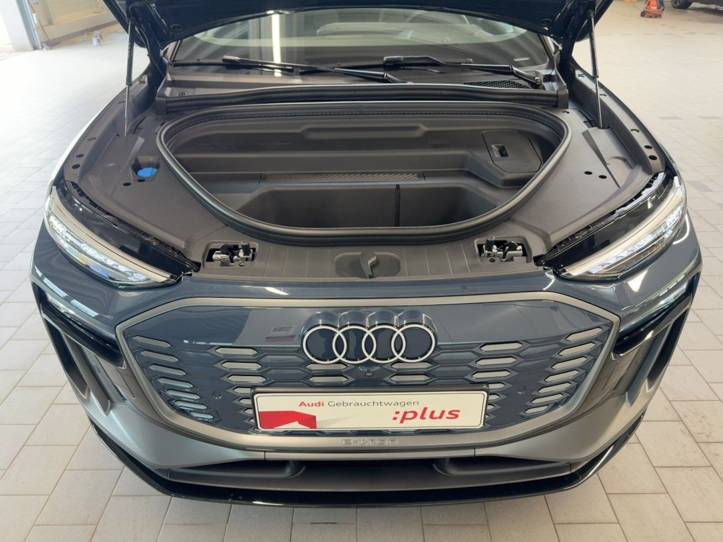 Bild über Audi Q6 SUV e-tron S line business e-tron performance 225 kW - für weitere Informationen kontaktieren Sie den Audi Partner