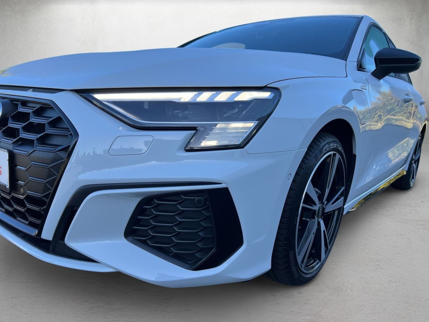 Bild über Audi A3 Sportback TFSI e S line 45 TFSI e S tronic - für weitere Informationen kontaktieren Sie den Audi Partner