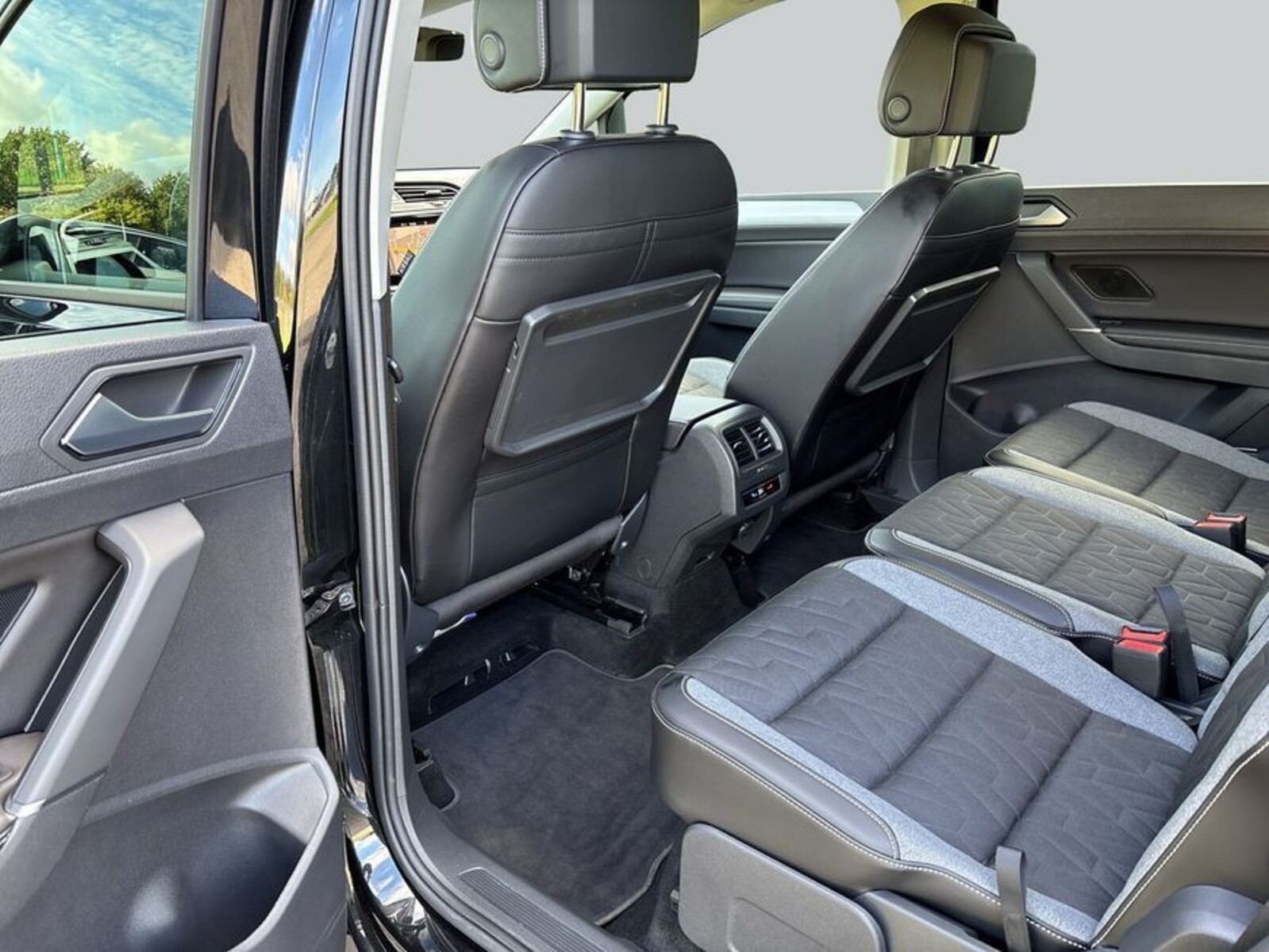 Volkswagen Touran – Bild 11