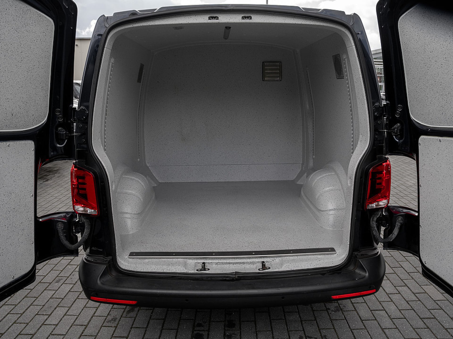 Volkswagen T6.1 Transporter Kasten langer Radstand