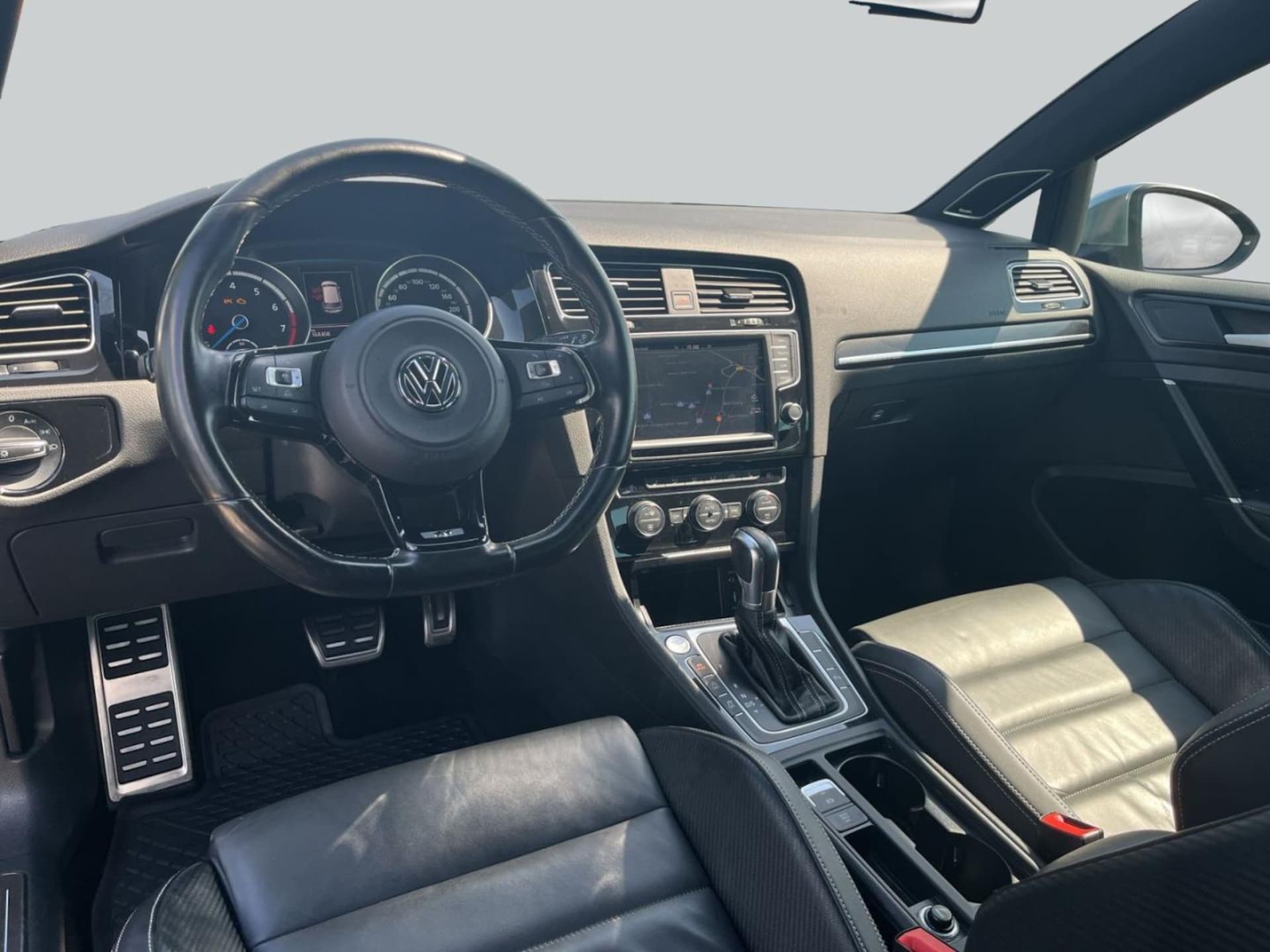 Volkswagen Golf Variant R