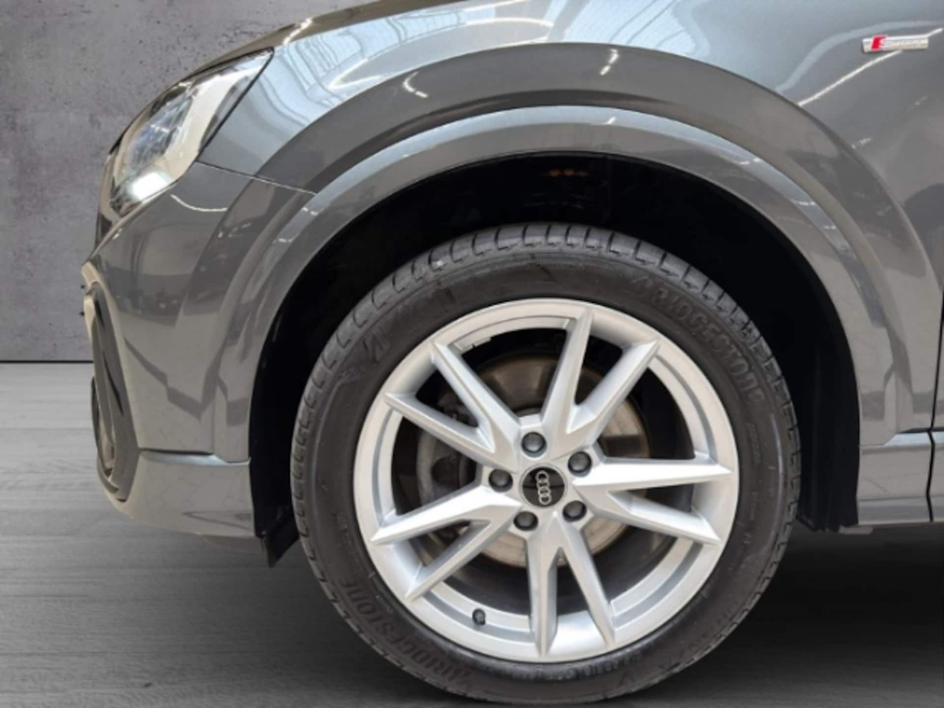 Audi Q2 S line