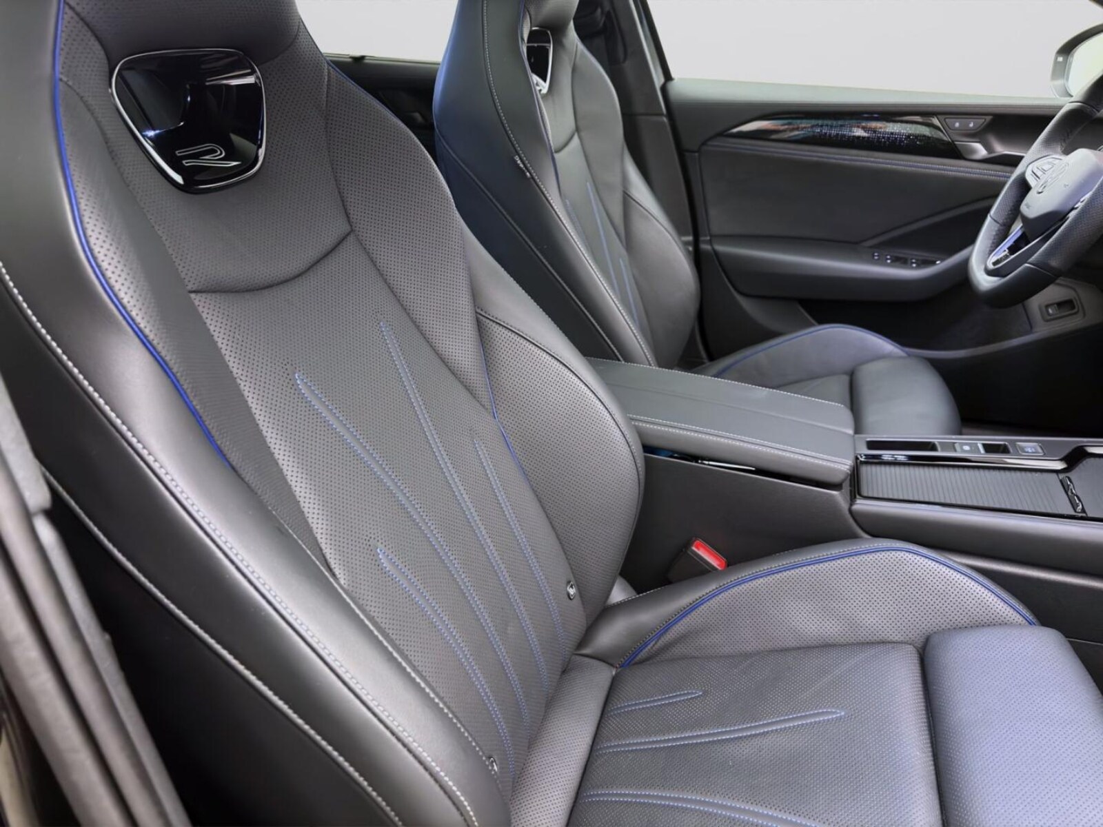 Volkswagen Passat – Bild 17