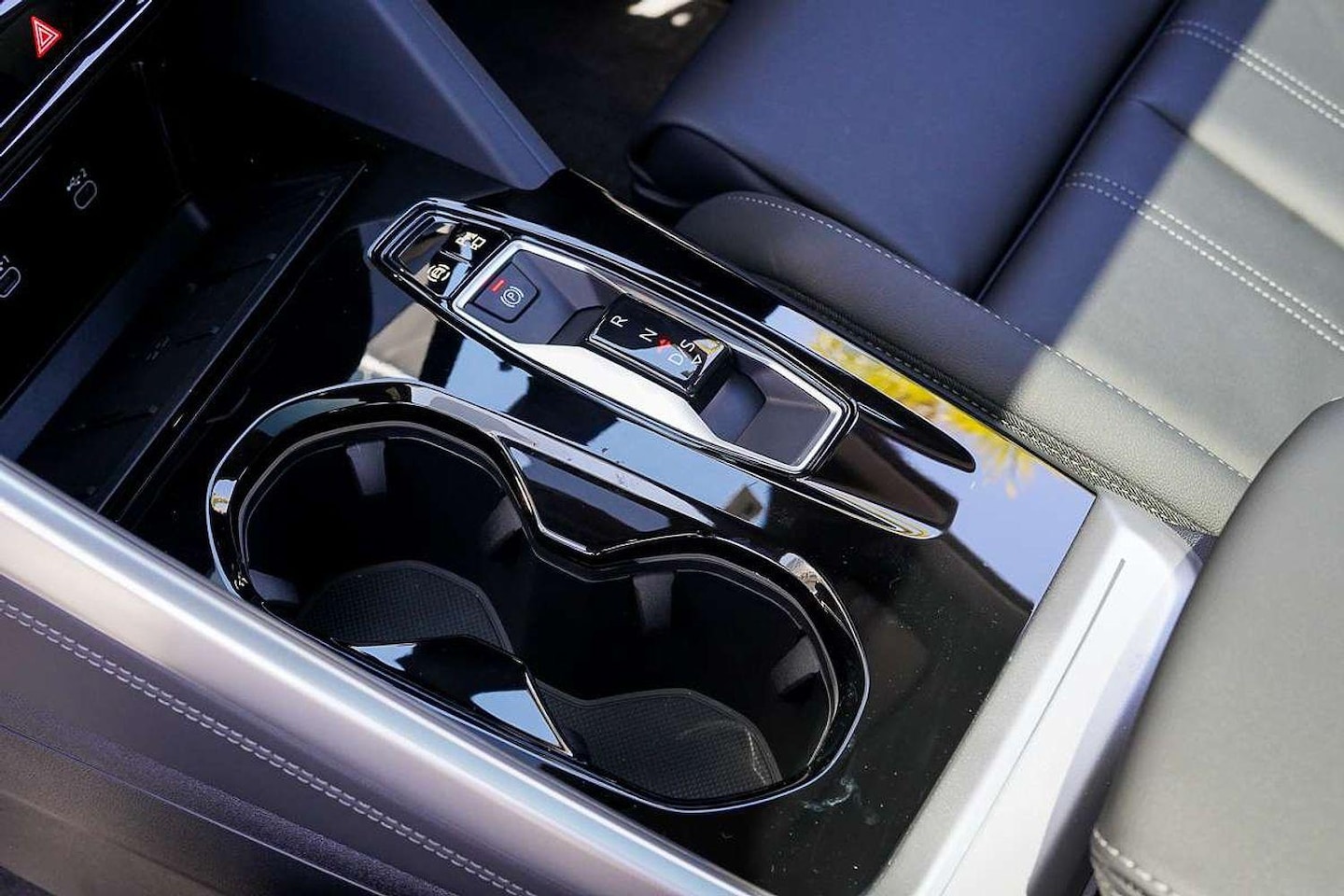Image about Audi Q5 SUV TDI quattro 150 kW sport