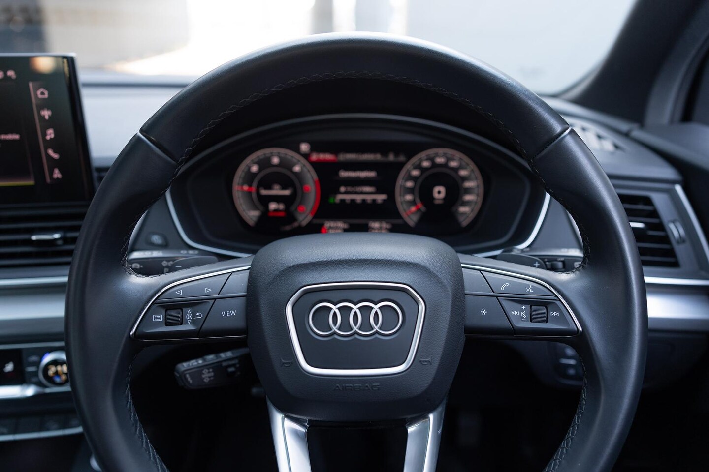 Image about Audi Q5 Sport 40 TDI quattro S tronic