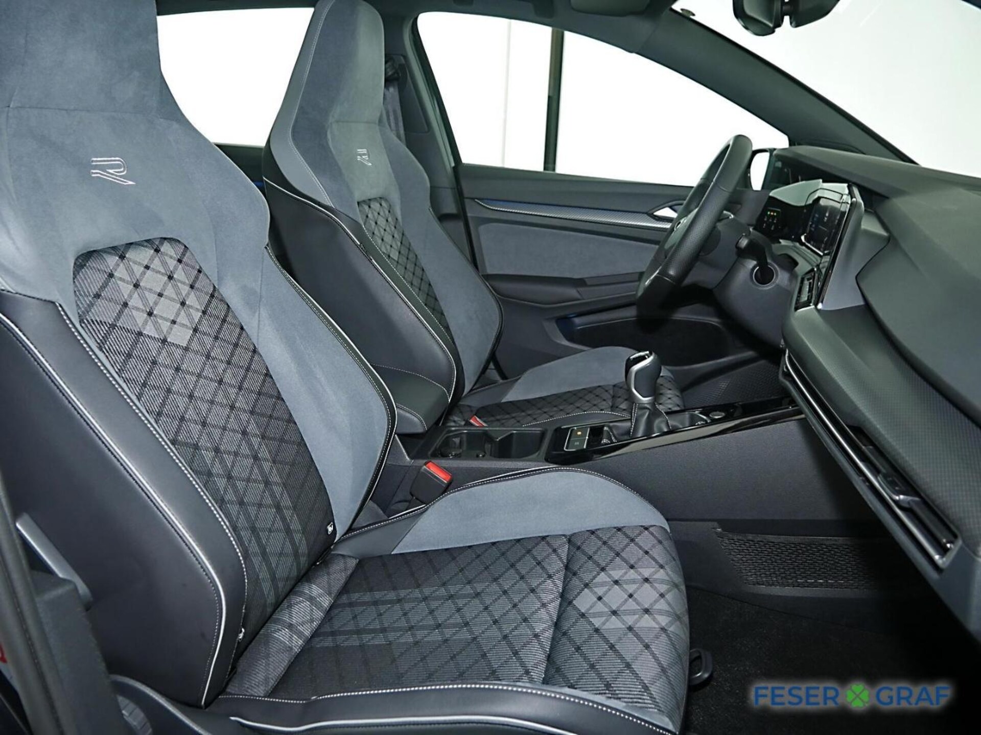 Volkswagen Golf R-Line