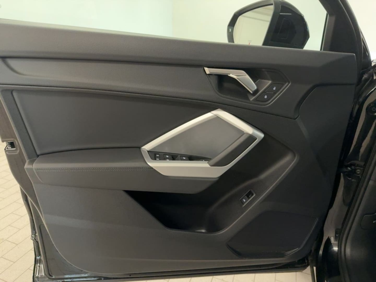 Bild über Audi Q3 S line 40 TDI quattro S tronic - für weitere Informationen kontaktieren Sie den Audi Partner