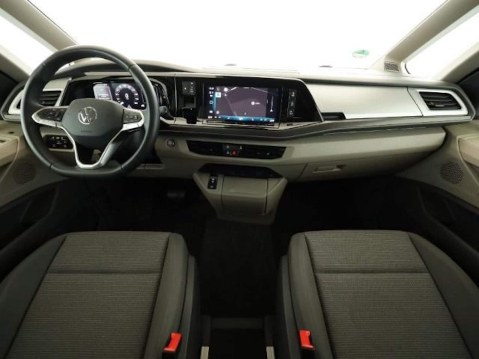 Volkswagen Multivan Langversion Basis-Modell