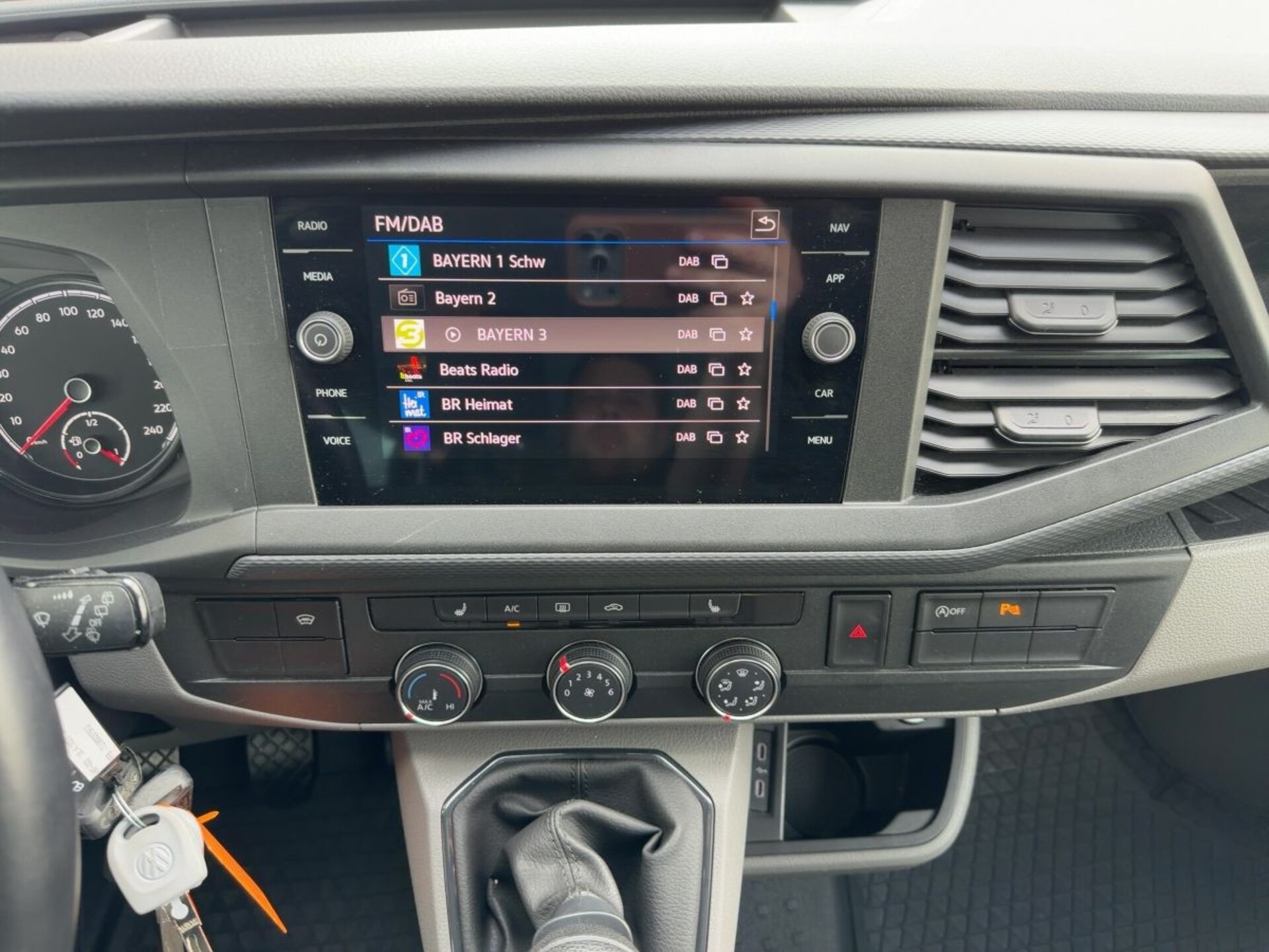 Volkswagen T6.1 Transporter Kombi kurzer Radstand