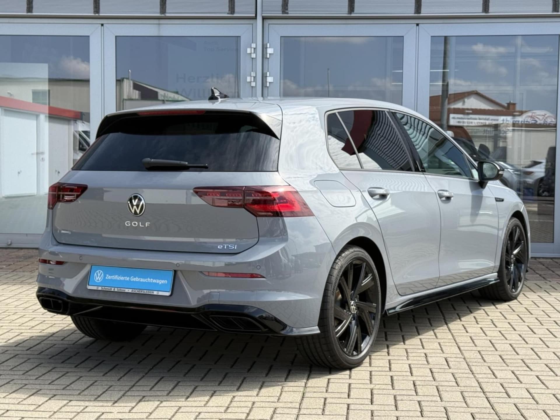 Volkswagen Golf R-Line