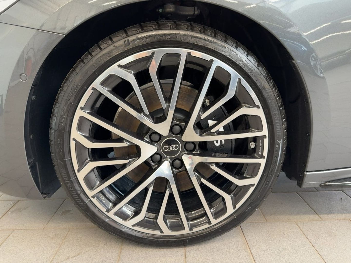 Bild über Audi S5 Limousine TFSI 270 kW S tronic - für weitere Informationen kontaktieren Sie den Audi Partner