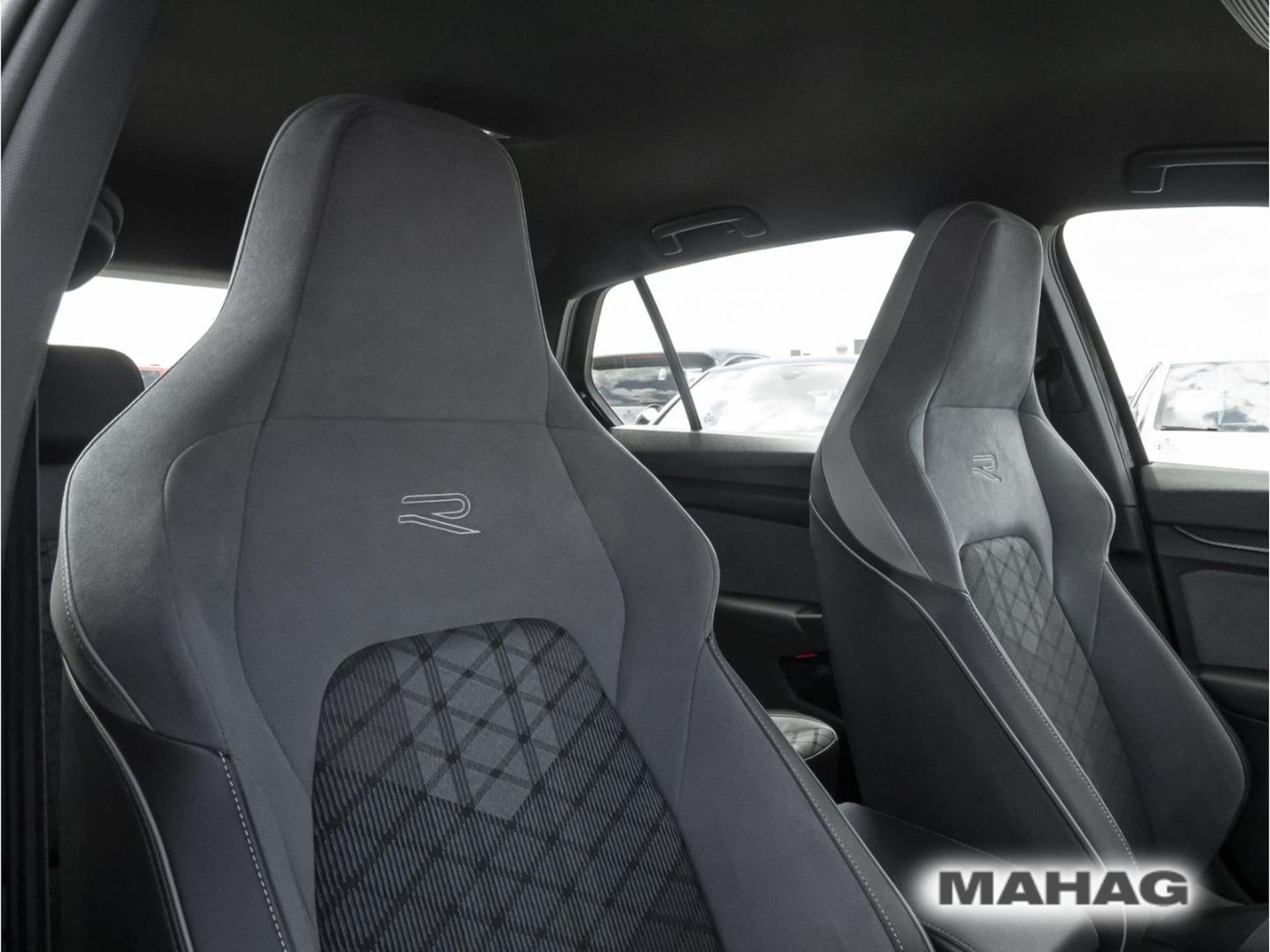 Volkswagen Golf R-Line