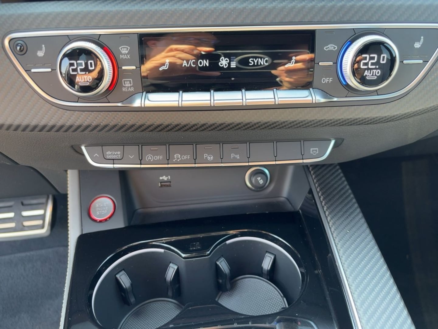 Bild über Audi RS 4 Avant TFSI quattro tiptronic - für weitere Informationen kontaktieren Sie den Audi Partner