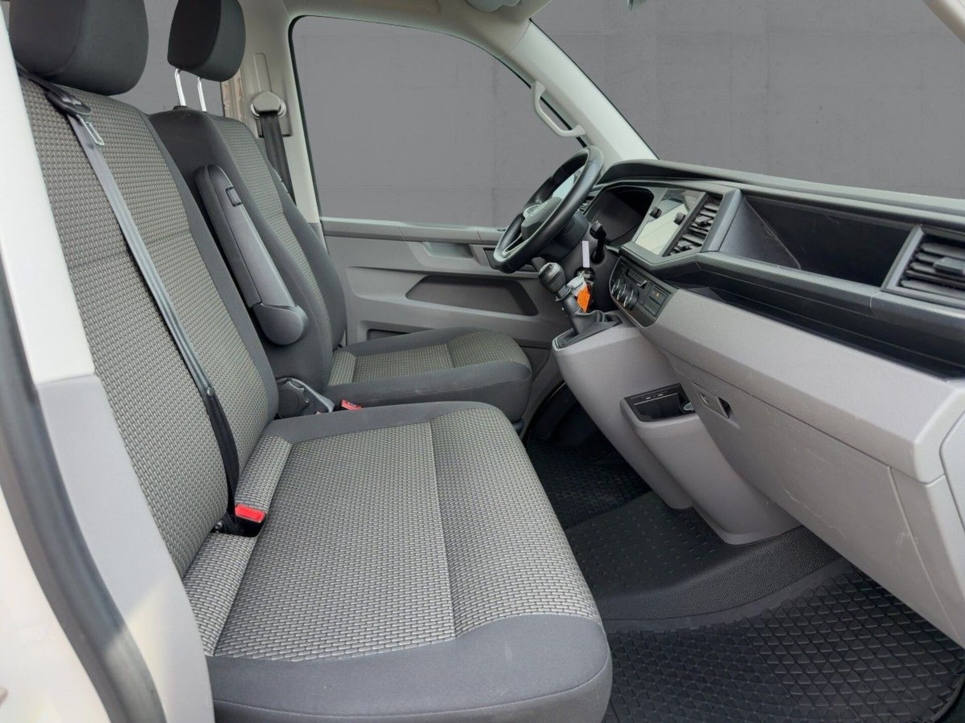 Volkswagen T6.1 Transporter Kombi kurzer Radstand