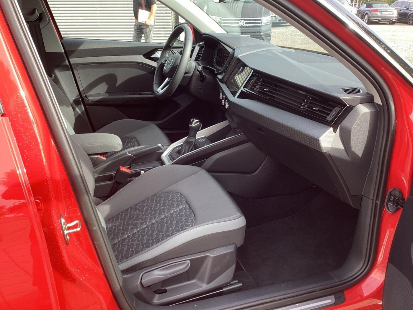 Bild über Audi A1 allstreet 30 TFSI S tronic - für weitere Informationen kontaktieren Sie den Audi Partner