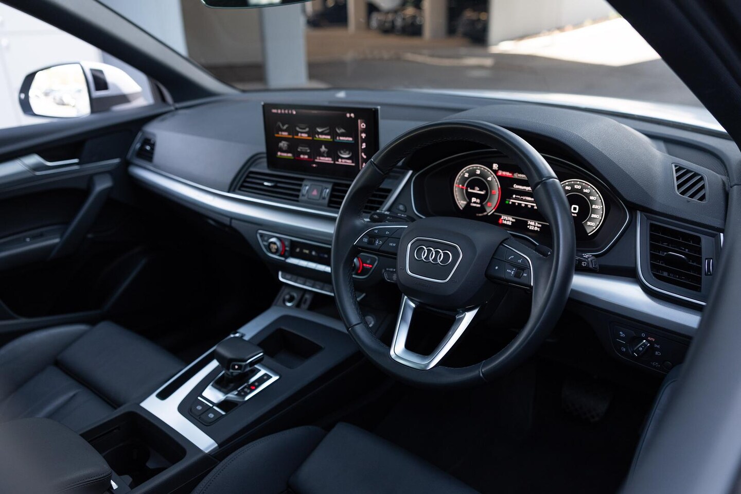 Image about Audi Q5 Sport 40 TDI quattro S tronic