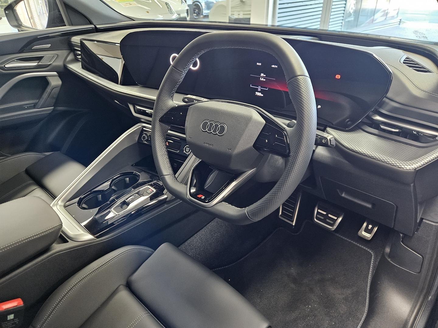 Image about Audi Q5 SUV TDI quattro 150 kW sport