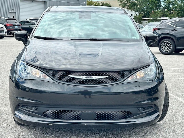 2023 Chrysler Voyager
