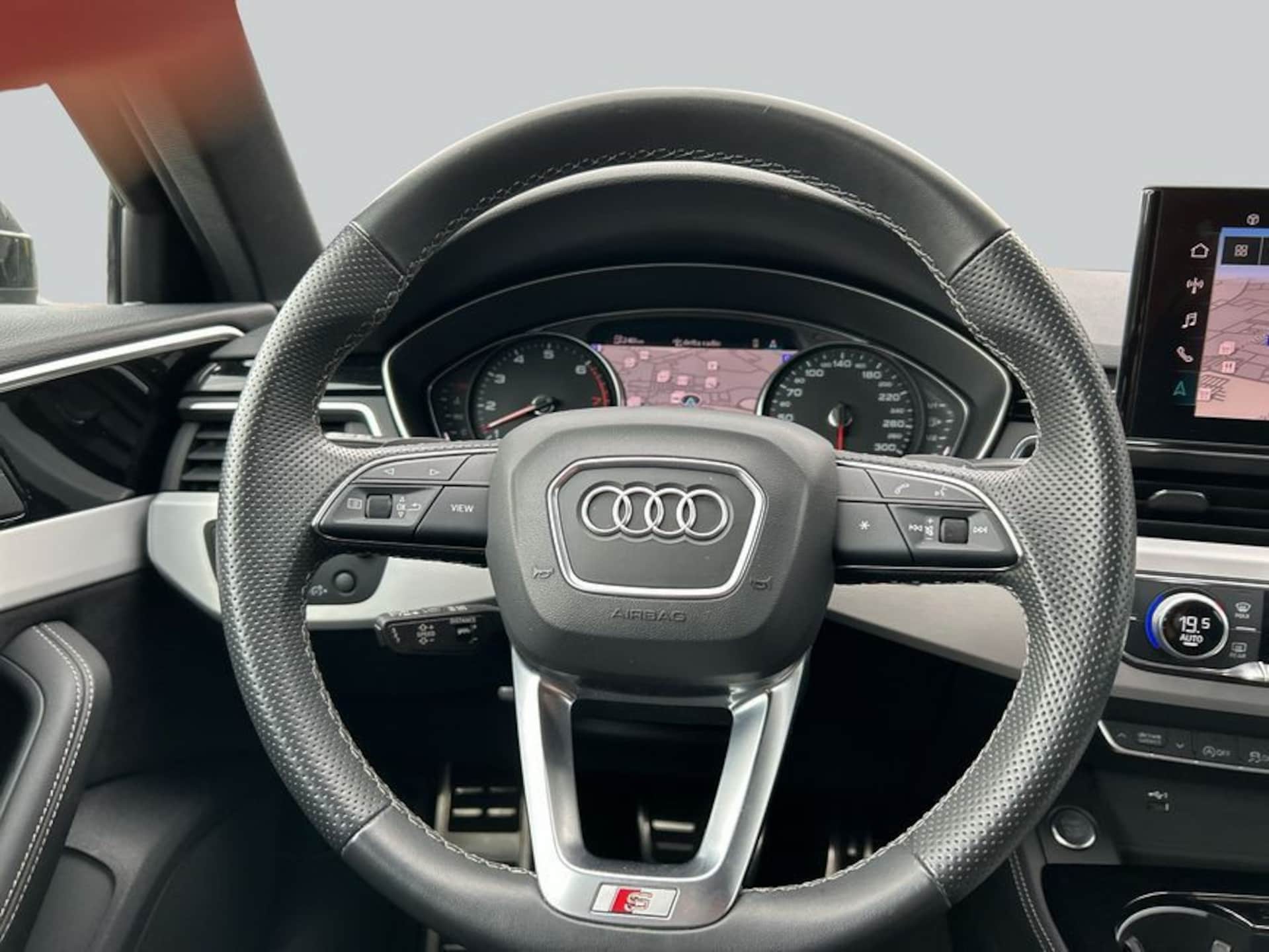 Audi A4 Avant S line