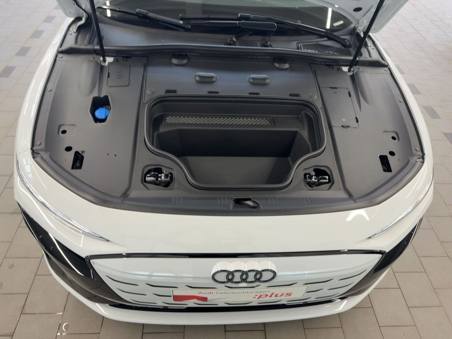 Bild über Audi S6 Avant e-tron e-tron quattro - für weitere Informationen kontaktieren Sie den Audi Partner