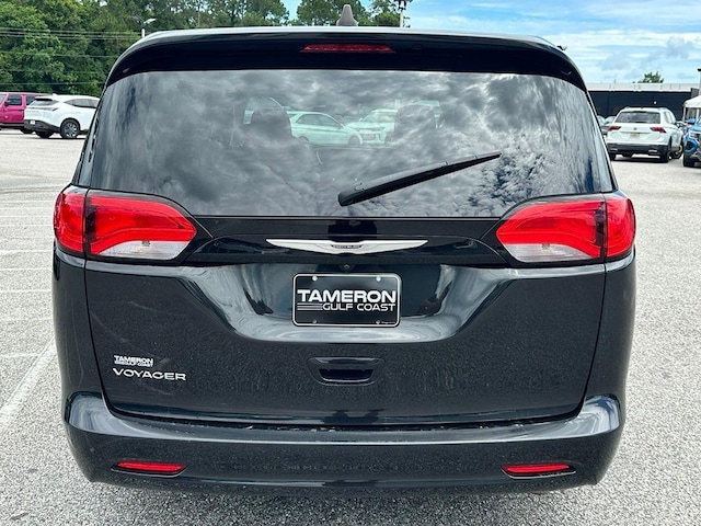 2023 Chrysler Voyager