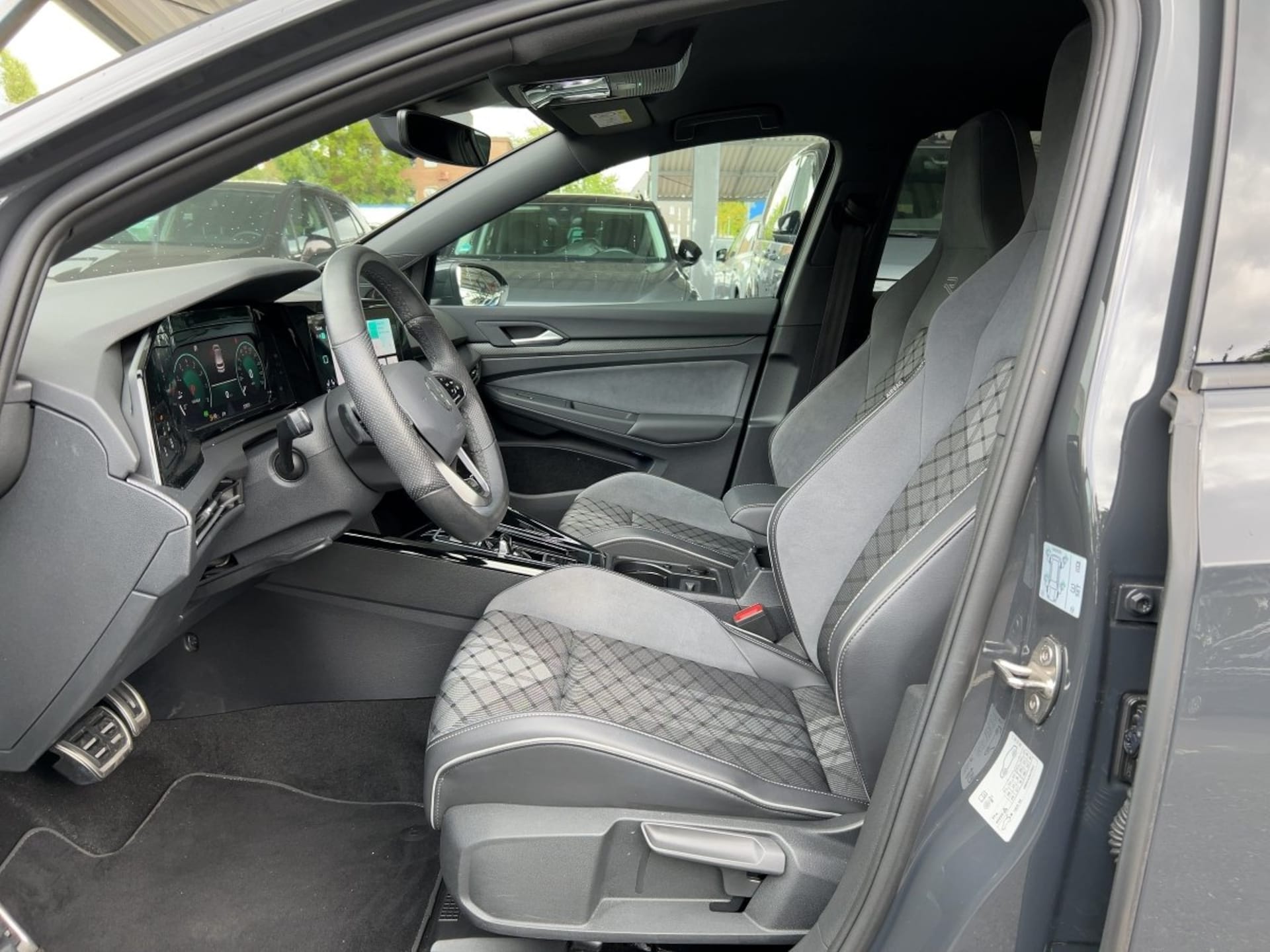 Volkswagen Golf R-Line