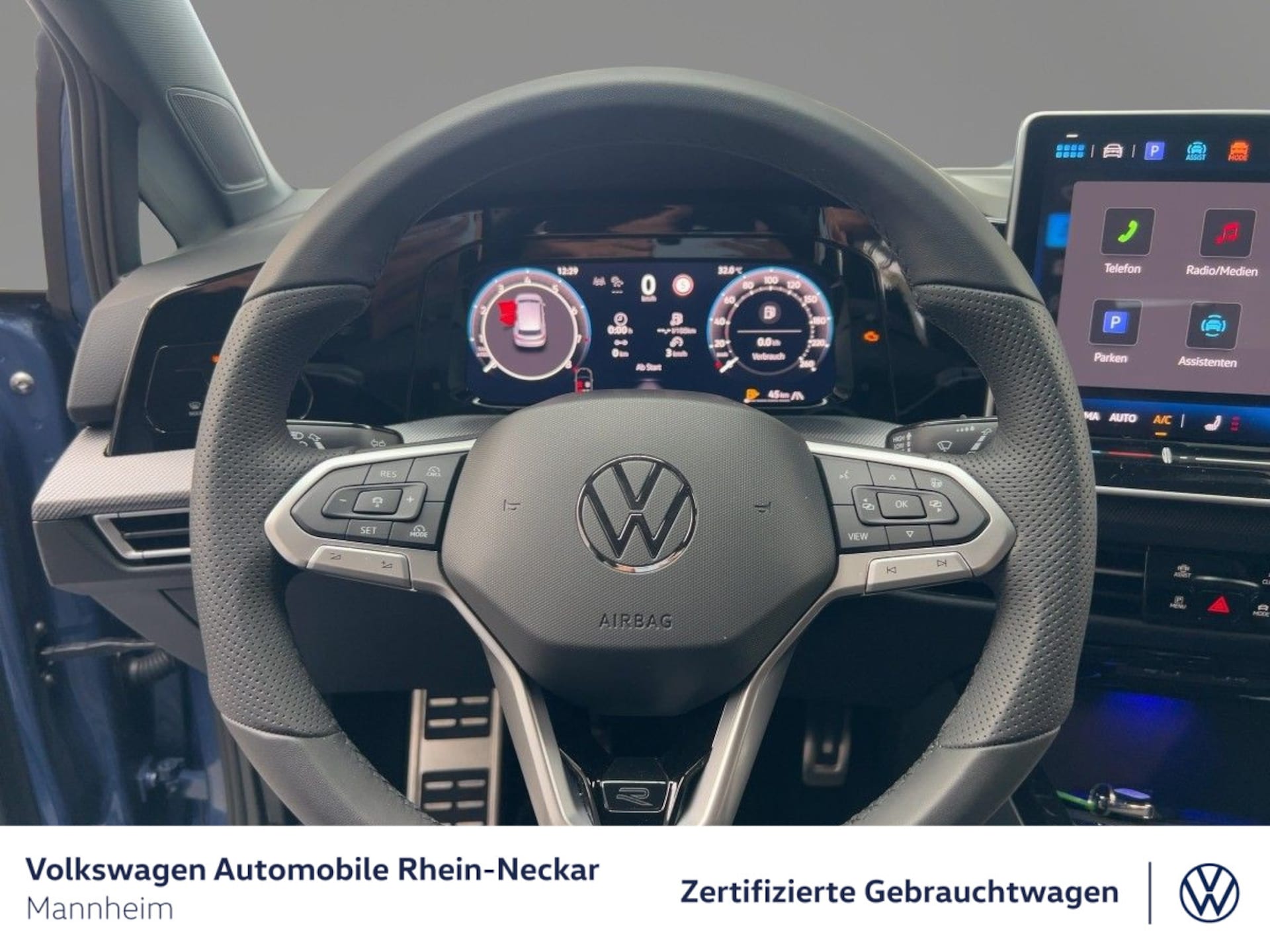 Volkswagen Golf R-Line