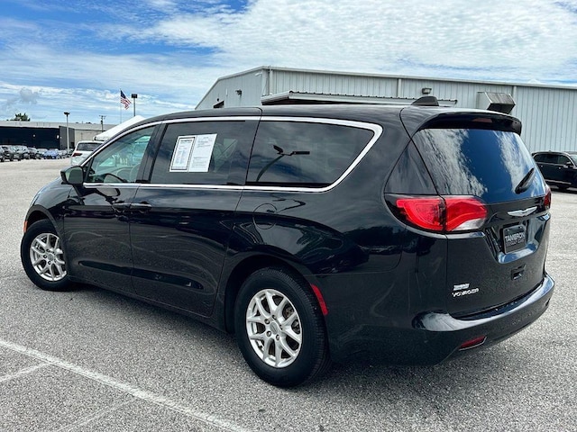 2023 Chrysler Voyager