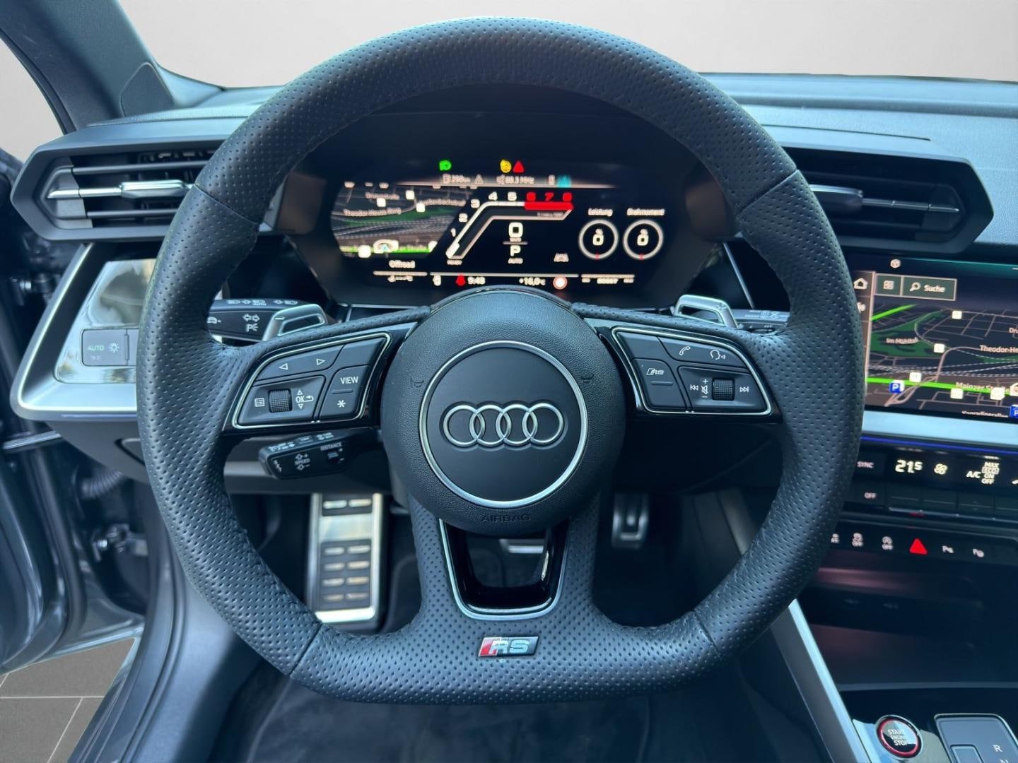 Bild über Audi RS 3 Sportback TFSI quattro S tronic - für weitere Informationen kontaktieren Sie den Audi Partner