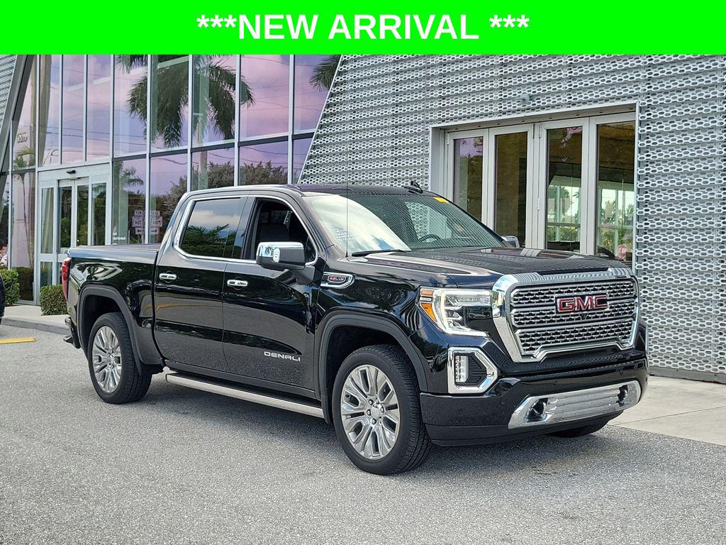 2022 GMC Sierra 4WD Crew Cab Short Box Denali's photo